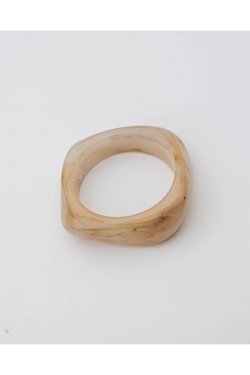 Bow19 Big Square Bracelet Beige-O.S