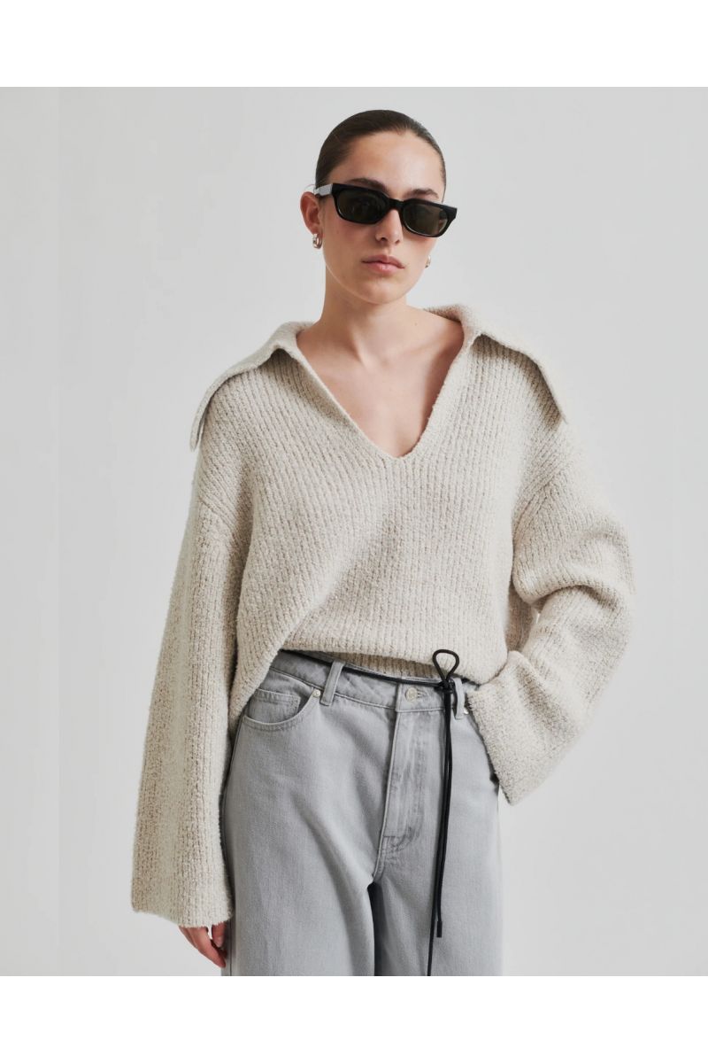 Second Female Gerda Knit Collar 