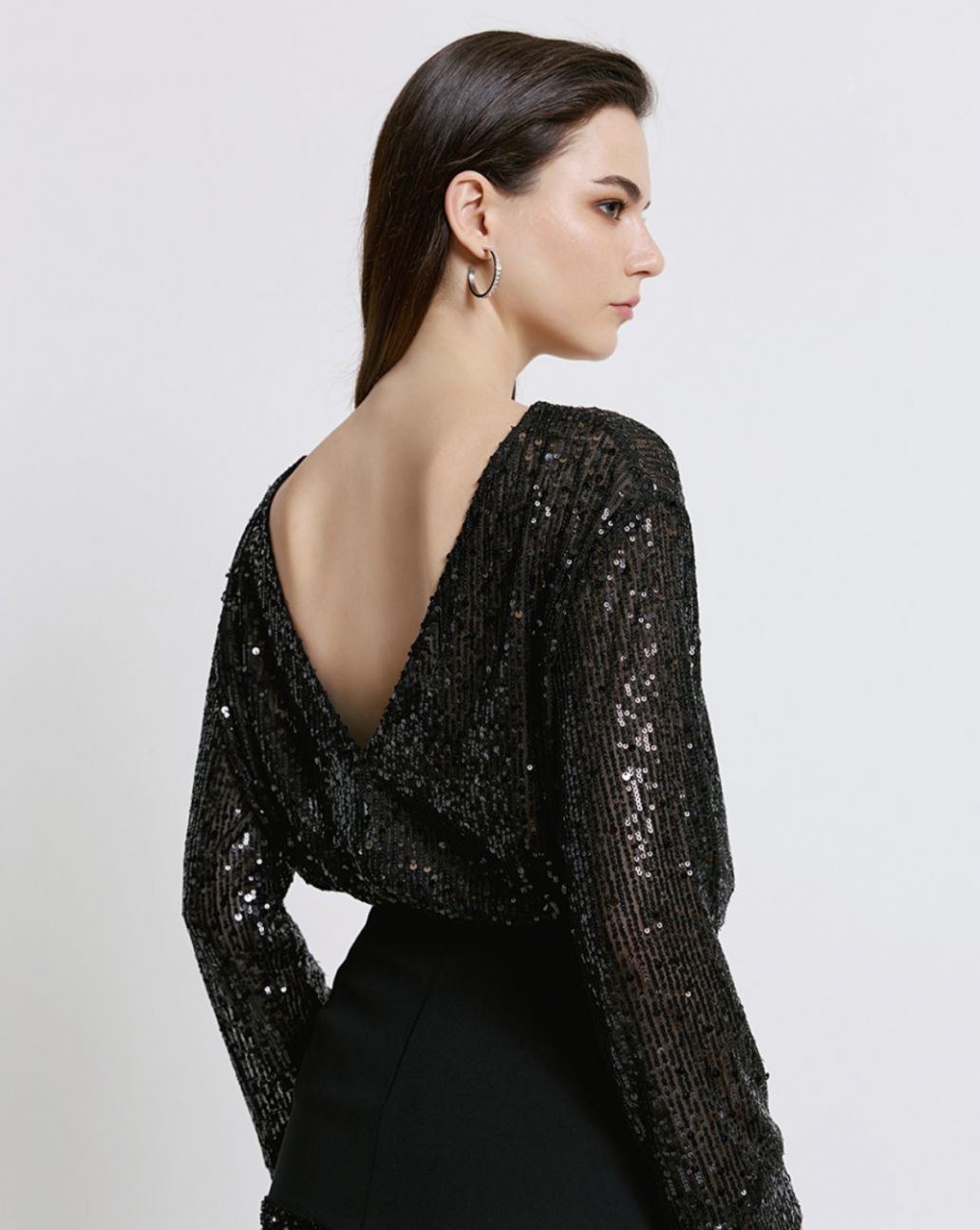 Access Sequin blouse with a V back Black