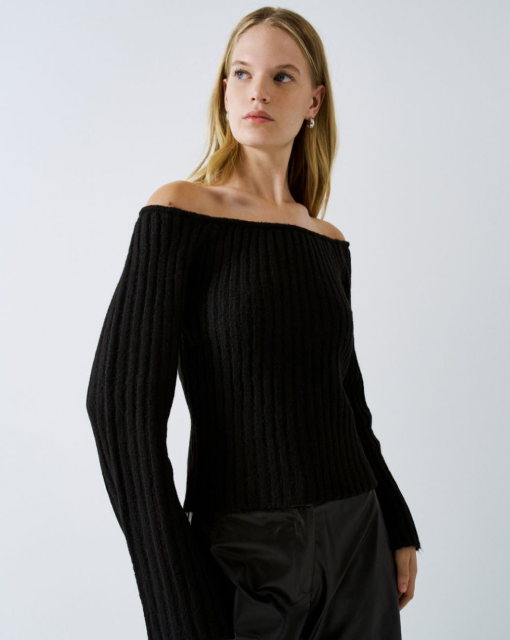Access Cropped knitted blouse Black 