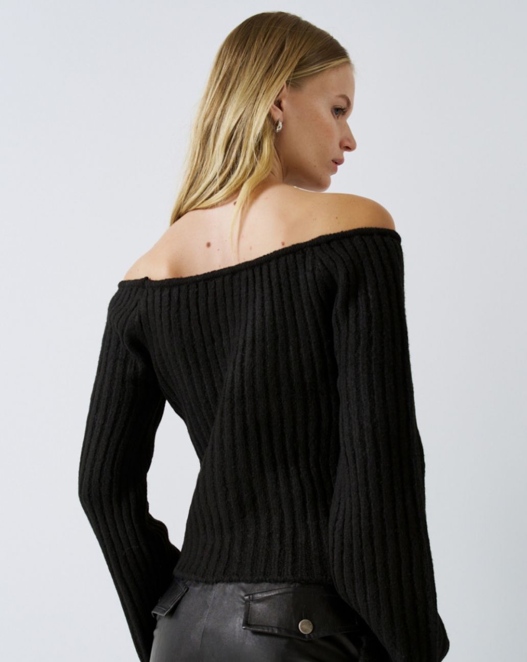Access Cropped knitted blouse Black 