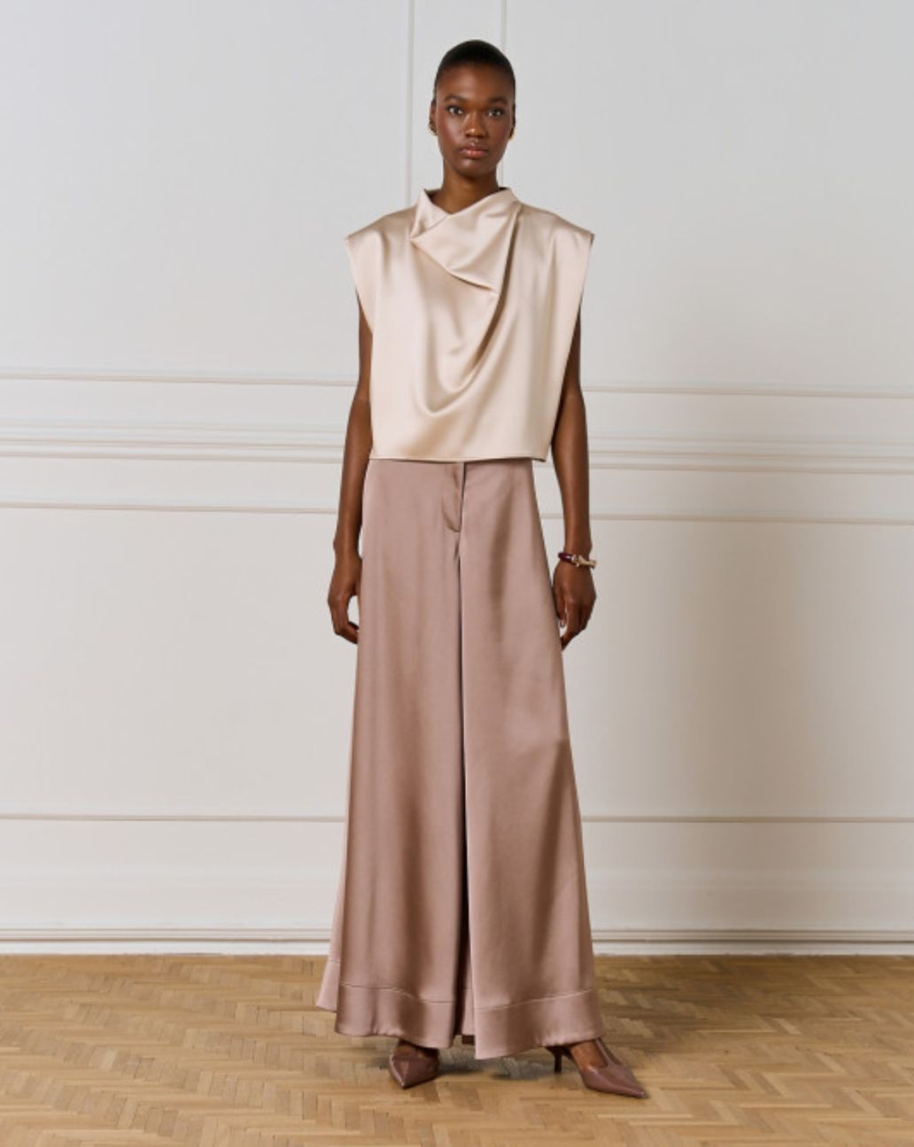 Access Sleeveless Draped Top Vanilla