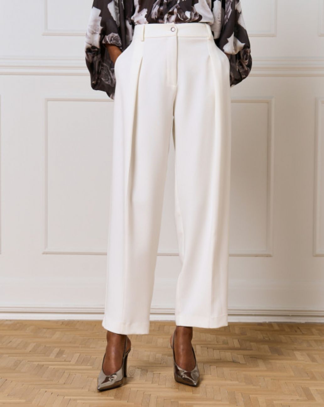 Access High-Waist Carrot Pants Off White