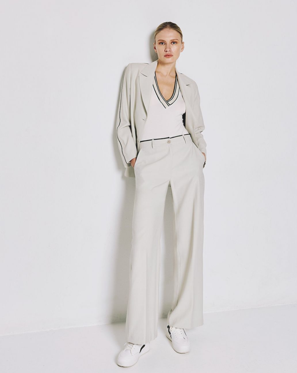 Access Pants with Striped Waistband