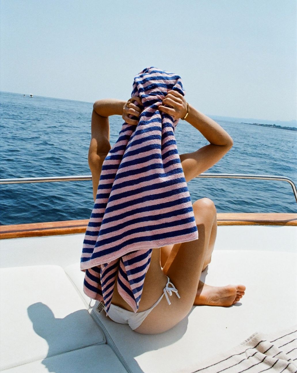 Bongusta Naram Towels dazzling blue & rose 100x150-O.S