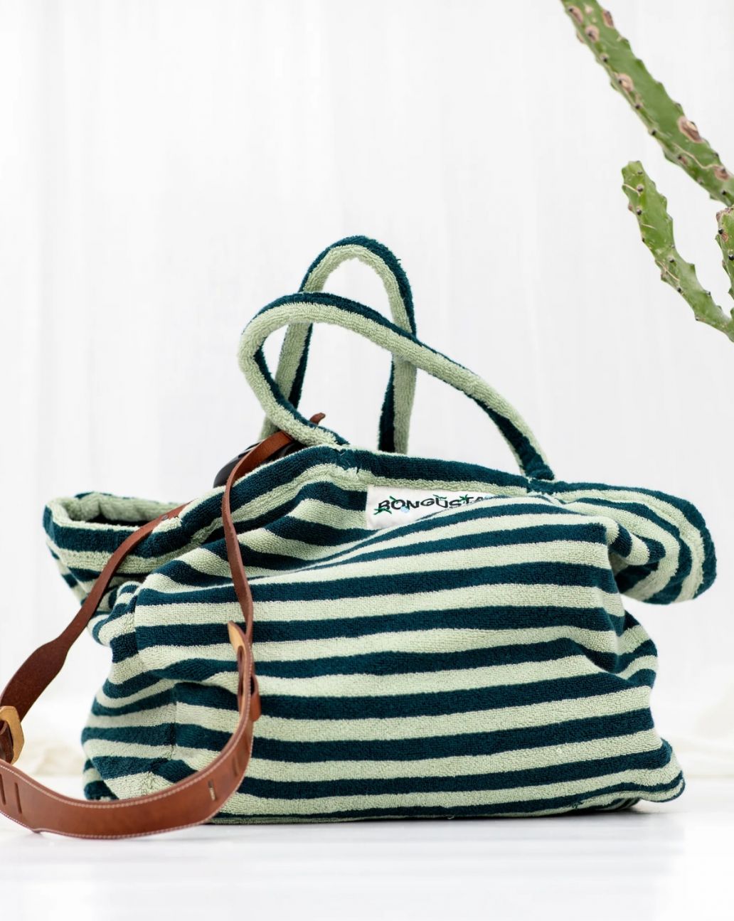 Bongusta Naram Weekend Bag seafoam & deep teal-O.S