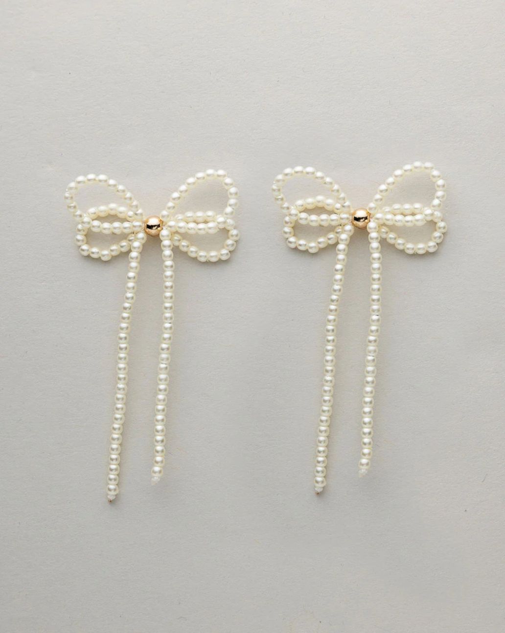 BOW19DETAILS Pearl Bow Earrings Pearl-O.S