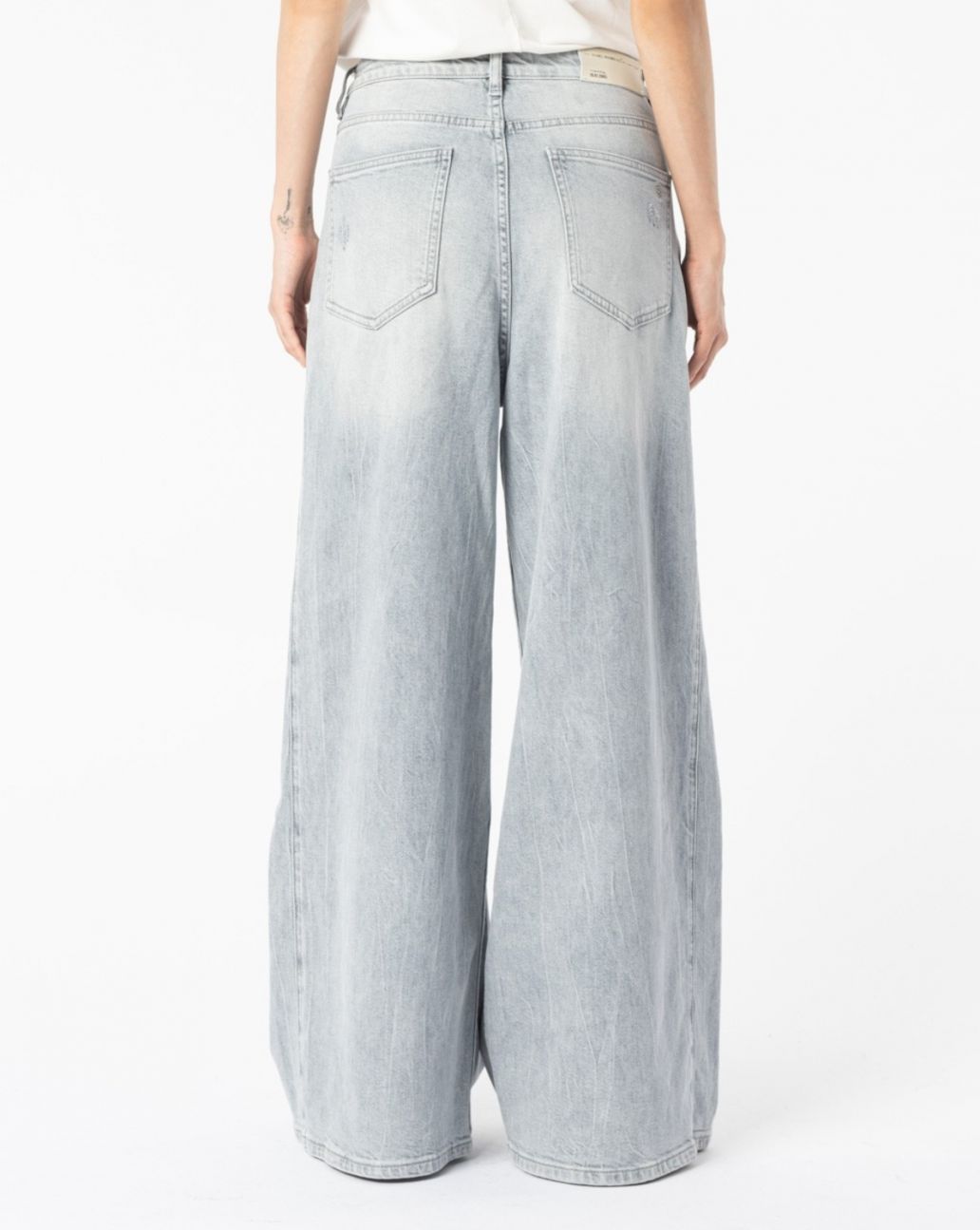 Elias Rumelis Eireen Demin Grey