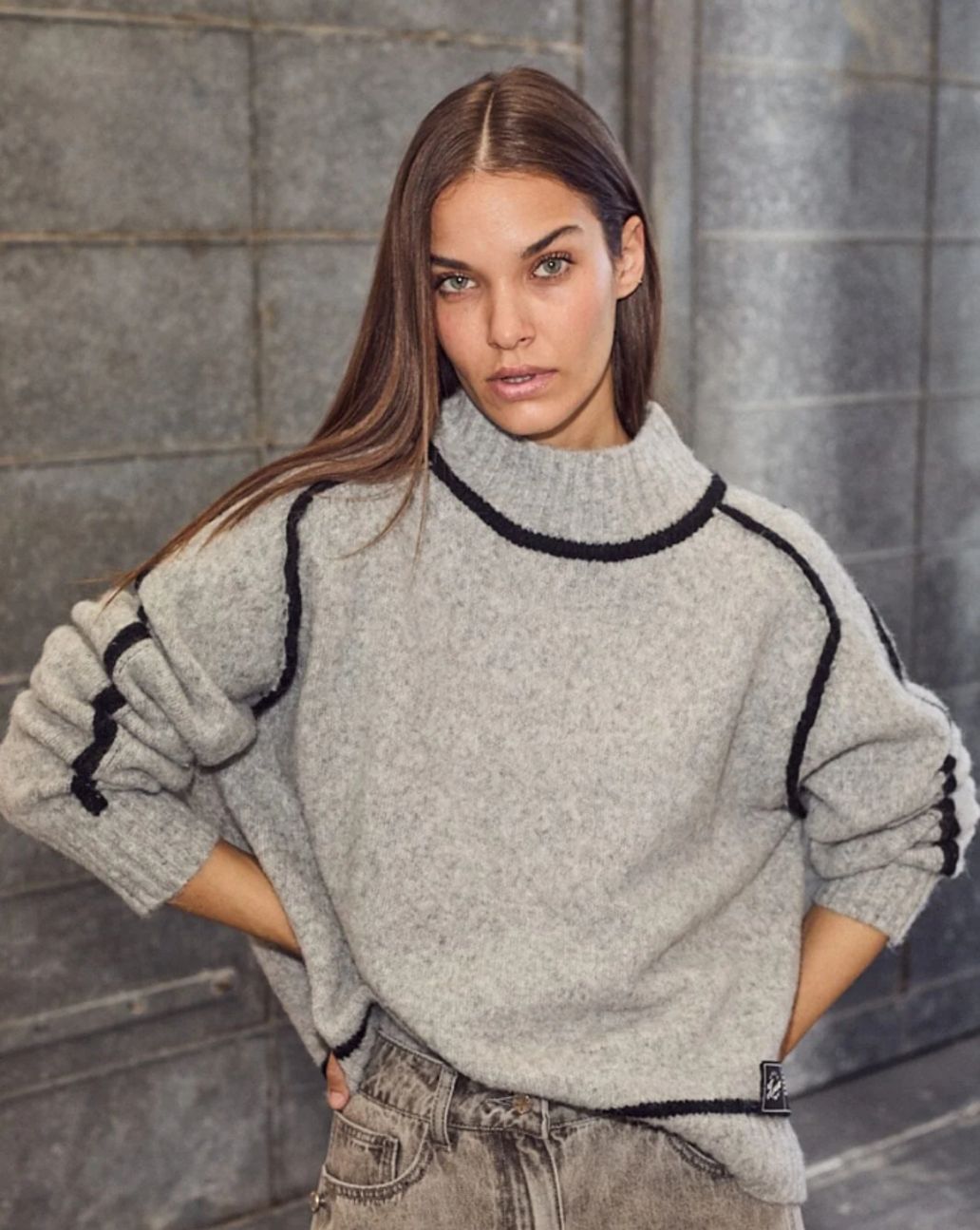 Haute L'amitié Toby Hem Line Knit Grey