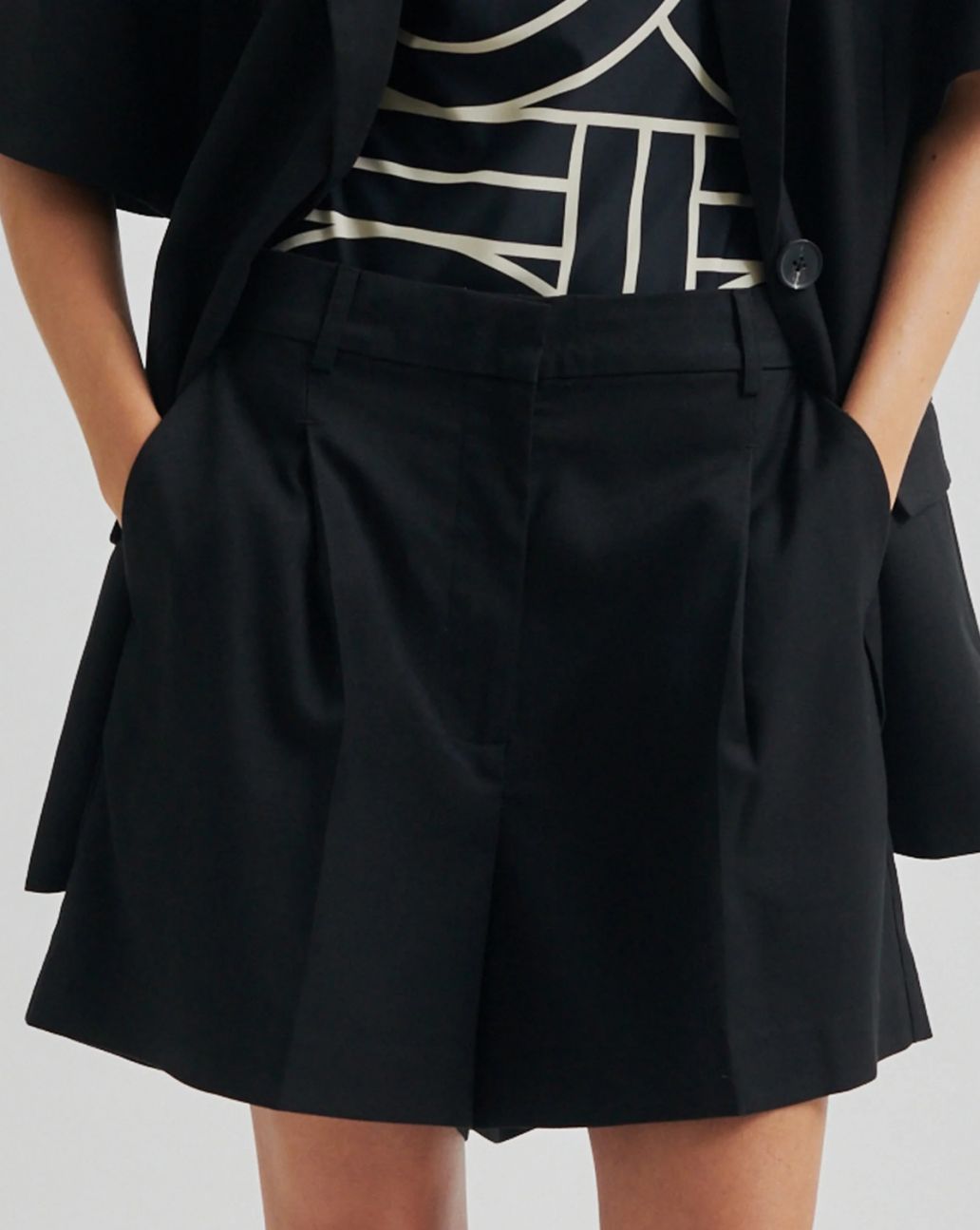 Second Female Sharo Shorts Black 
