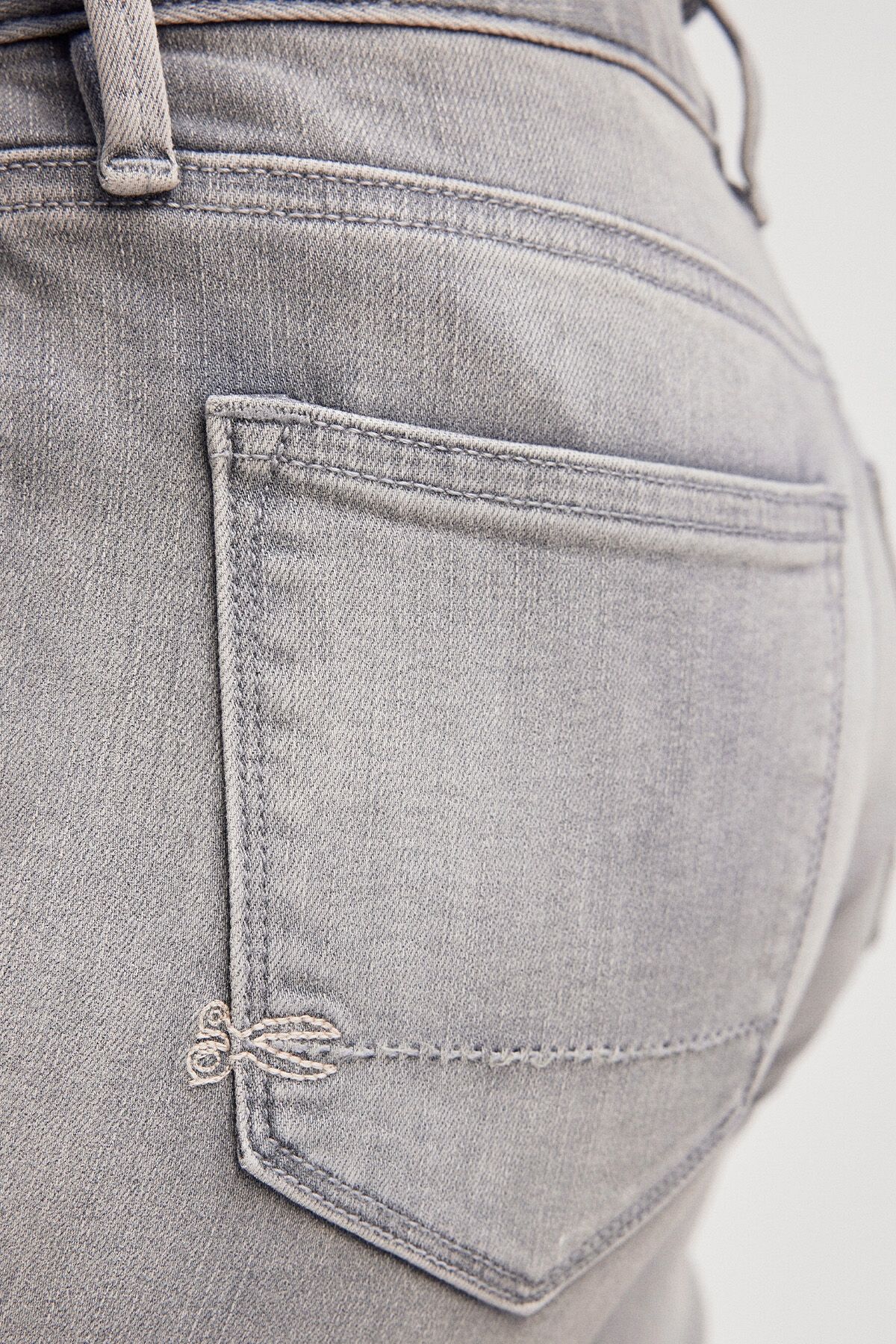Denham Jeans Monroe Grey online kopen bij LDH Moda. Monroe